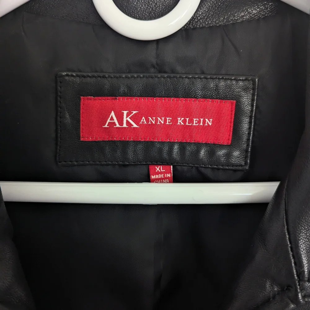 Anne Klein Black Leather Jacket with Classic Design - Picture 3 of 14